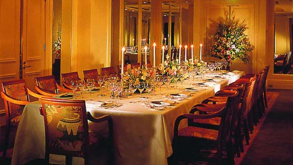 interior-designing-for-private-dinner-area